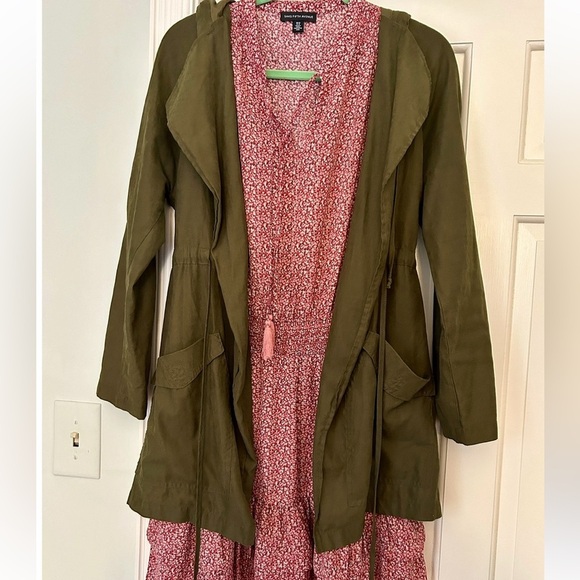 Rain Jacket Size Small Olive Green Classic Lightweight Spring Summer Coat EUC - Picture 2 of 3